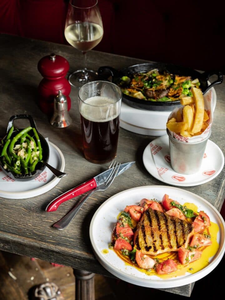 The Double Red Duke, gastropub in Clanfield