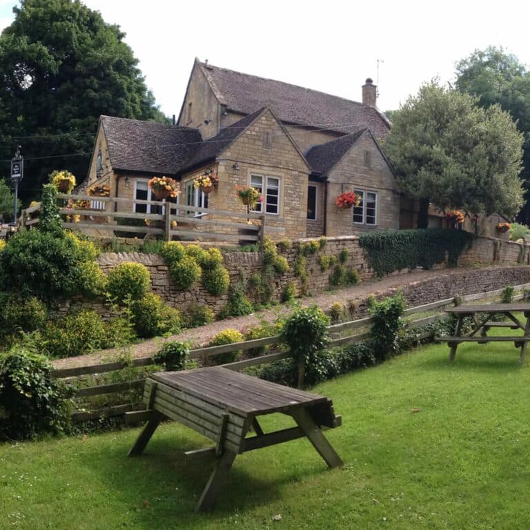 The Mount Inn, gastropub in Stanton