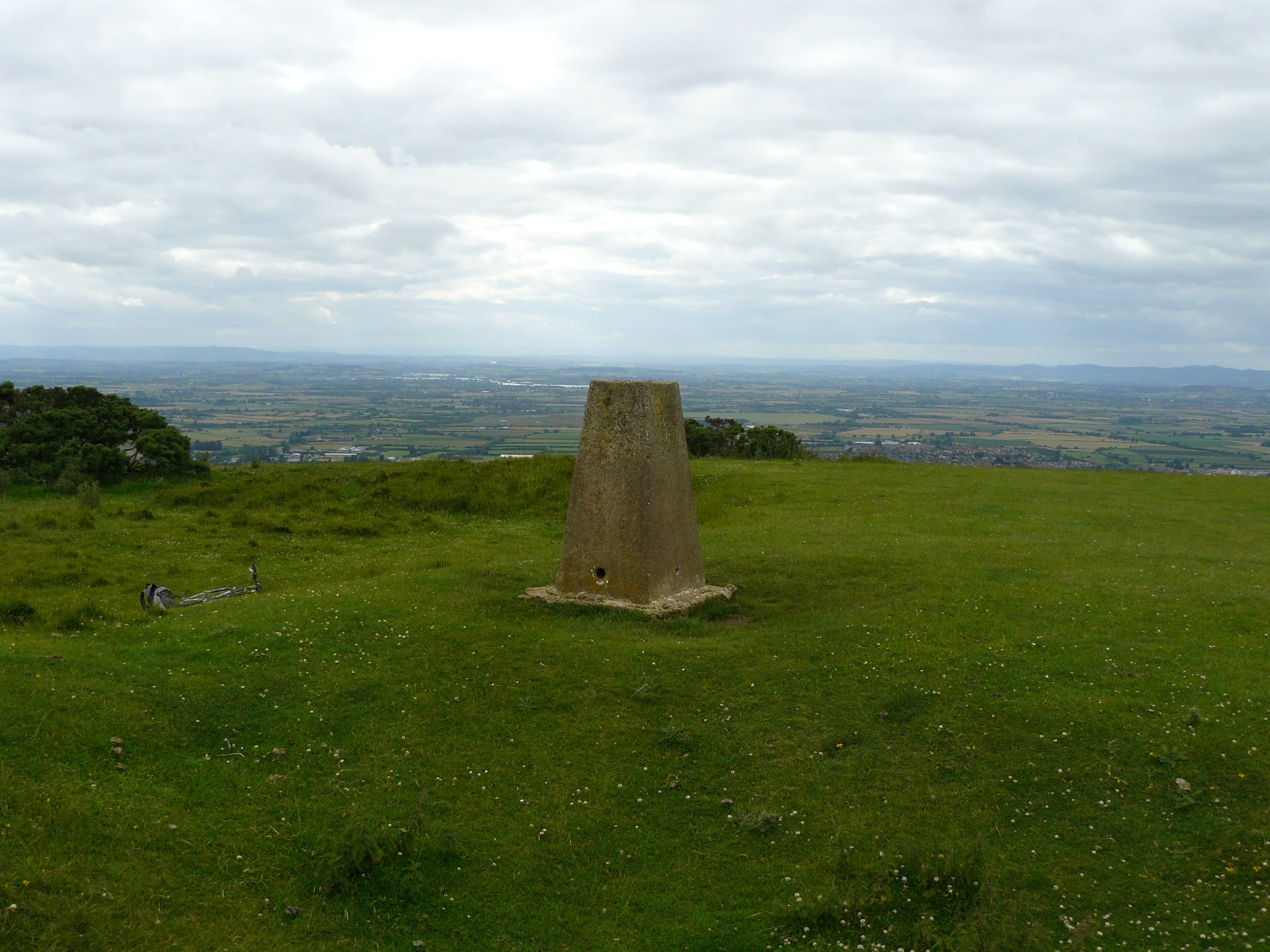 Cleeve Hill Circular Walk, country walk in Near Cheltenham